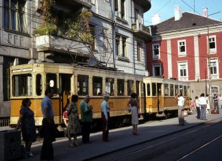 Povestea dulce-amăruie a tramvaielor din România post-comunistă Tramvai în Timișoara suprins de Richard Lomas în 2011