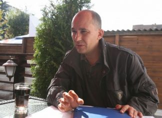 Un pescar luptă să salveze peştii şi viaţa din Munţii Făgăraş FOTO: Captură TVR/Emisiunea Natură și Aventură