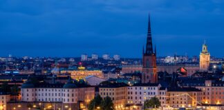 Fenomenul “Lunch Beat” în Suedia: Angajaţii merg la club în pauza de prânz