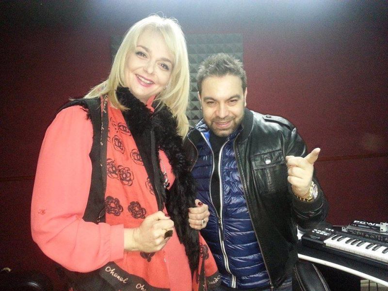 Florin Salam cu Iuliana Marciuc, prezentatoarea Destin ca-n filme sursa fot...