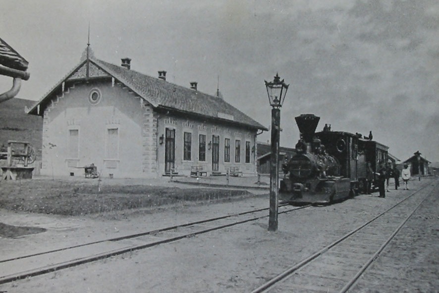Vechea gară din Agnita, în primii ani. SURSA FOTO: Mocanita.ro