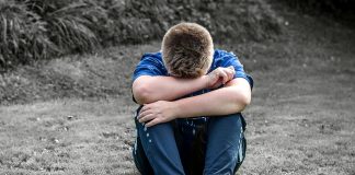 O boală misterioasă. Povestea oamenilor care au încetat să mai doarmă supărat trist