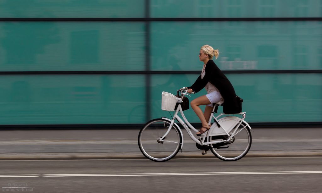 Mersul pe bicicletă oferă o mulțime de beneficii fizice și psihice (Foto: Flickr / Nelson L.)