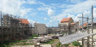 Cetatea Feldioara, una dintre cele mai interesante din România, va putea fi vizitată din nou Cetatea Feldioara a mai fost reconstruită, după ce a fost distrusă de tătari, turci, cât și de soldații lui Vlad Țepeș și Petru Rareș (Foto: brasovbiz.ro)