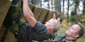 Suedezii fac recrutări pentru armată. Nordicii neutri sunt îngrijorați de ”schimbările din cartier” Armata suedeză va recruta câteva mii de persoane născute în anul 1999 pentru forțele armate (Foto: 7th Army Training Commandment / Flickr)
