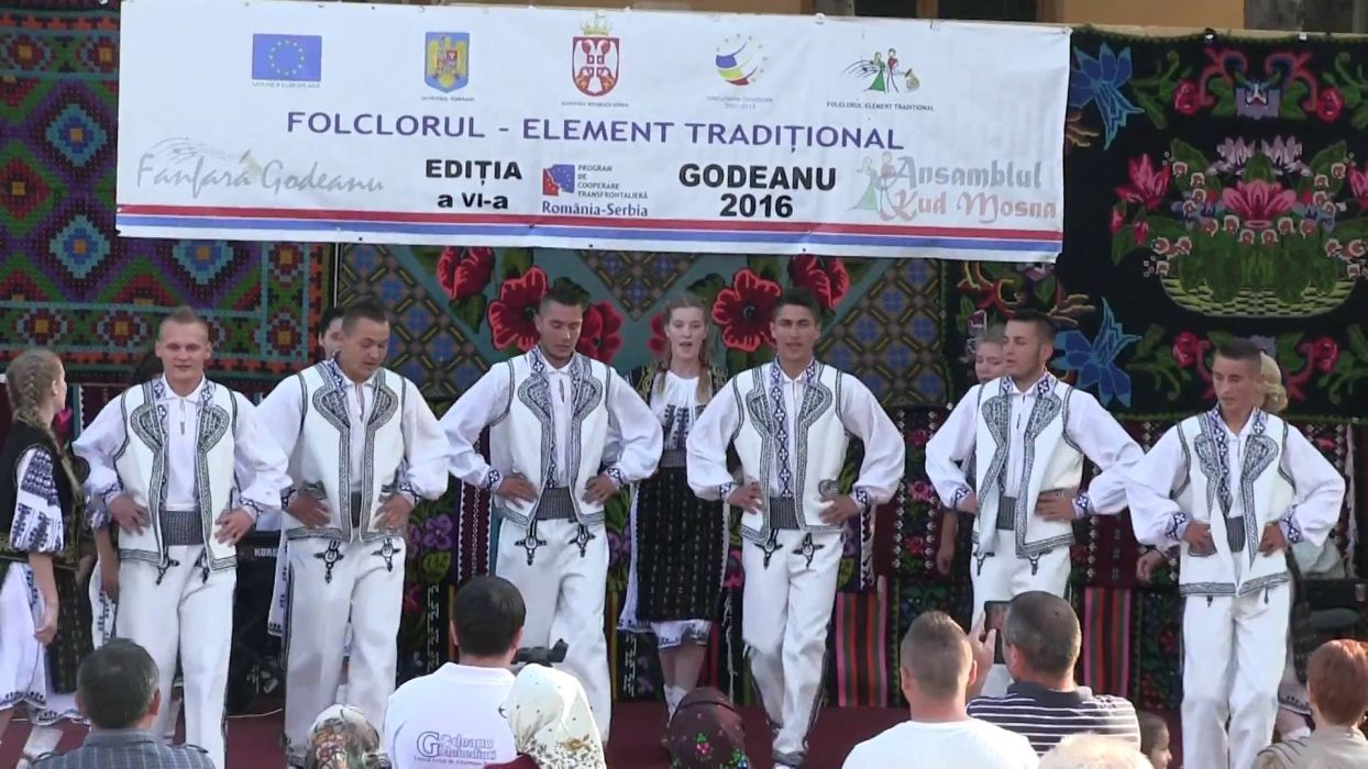 Primarul din Șișești a reușit să obținuă fonduri și pentru un ansamblu folcloric