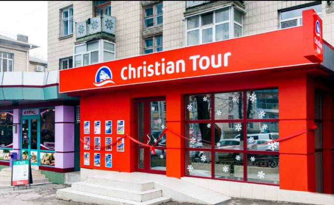 christian tour salarii