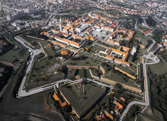 Alba Iulia va fi primul oraș inteligent din România Foto: Kiki Vasilescu (Wikimedia Commons)