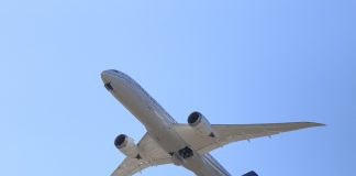 Un avion cu peste 100 de oameni la bord s-a prăbușit FOTO: Korneel Luth/Pixabay