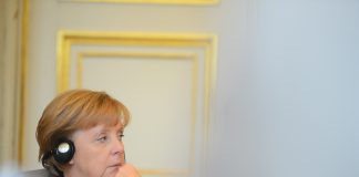 Angela Merkel rămâne Cancelar. Naționaliștii au intrat în Bundestag. Extrema dreaptă, a treia forță politică din Germania Angela Merkel a obținut cel mai slab scor din cariera sa de Cancelar. Foto: European People's Party / Flickr