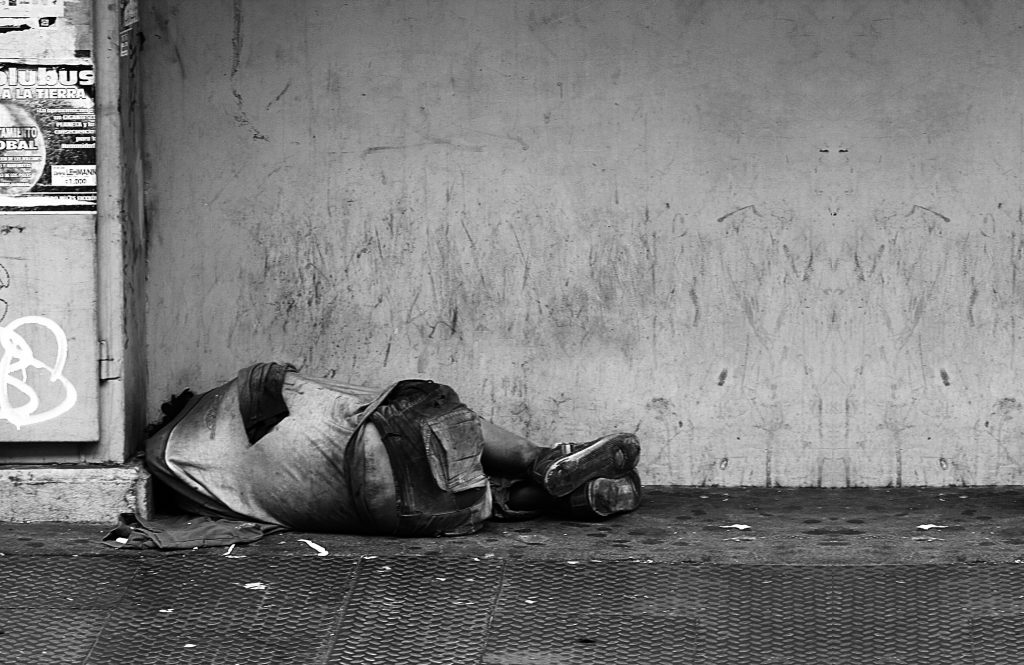 Peste 7 milioane de români trăiesc la limita sărăciei. Foto: eflon / Flickr