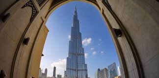 Dubai locuri de muncă: Emirates recrutează. Impozit 0, cazare și transport gratuite locuri de muncă în emiratele arabe unite dubai locuri de muncă