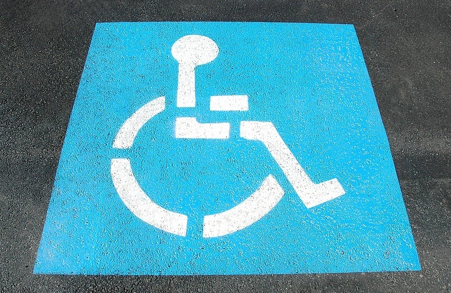 locuri de parcare persoane cu dizabilități