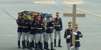 Regele Mihai a fost adus în țară. Unde se pot depune flori regele mihai adus în țară