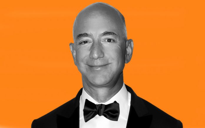 Cel mai bogat om din istorie este Jeff Bezos