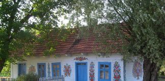 Satul-minune unde casele au pereții pictați. Povestea unui loc superb, clădit pe ruinele trecutului cele mai frumoase sate din europa