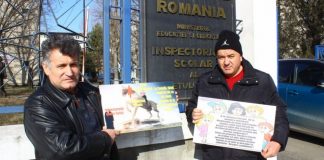 Profesori acuzați că îi forțează pe copii să vină la meditații cudalbi profesori părinți protest