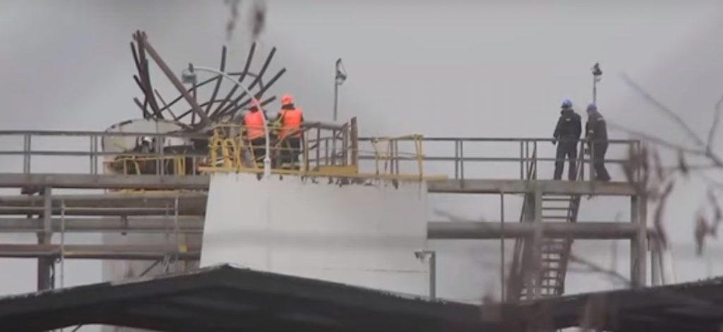 Cinci români au murit în explozia de la rafinăria din Cehia. Foto: Euronews