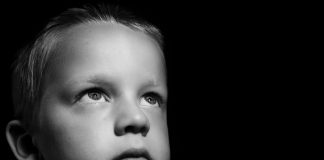 Criză de medicamente pentru cancer. Mama unui băiat de 4 ani: „Ne-a spus medicul că nu-l are” copil băiat