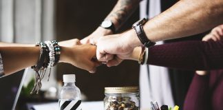 Românii din vestul țării pot primi 40.000 de euro bani fonduri echipă afacere