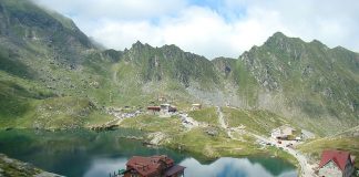 Cele mai frumoase lacuri din România. Zece care trebuie vizitate obligatoriu FOTO: Ana Zecheru/Wikimedia Commons