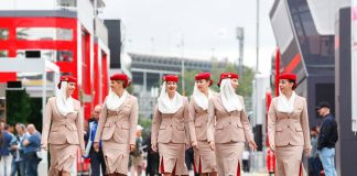 Emirates face angajări în România: salariu scutit de taxe, cazare gratuită locuri de muncă în dubai emirates însoțitori de bord