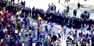 Tânăr împușcat cu gloanțe de cauciuc în stomac și în picioare la protestul de vineri