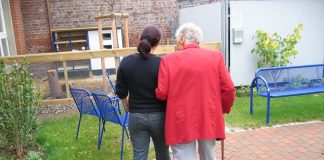 Job îngrijire bătrâni în străinătate. Salariu 2.850 €, cazare și masă gratuite îngrijire bătrâni în străinătate Job îngrijire bătrâni în străinătate oferte îngrijire bătrâni angajări îngrijire bătrâni îngrijitori de bătrâni joburi îngrijire bătrâni