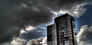 Prognoză specială pentru București. Vor fi averse, descărcări electrice, intensificări ale vântului