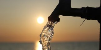 Cercetătorii din Cluj au inventat un aparat portabil de purificare a apei