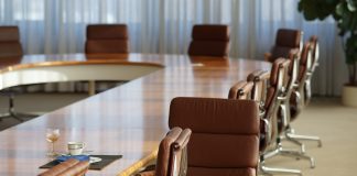 A fost dat afară cel mai bine plătit bugetar din România