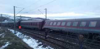 Încă un tren a deraiat în această dimineață tren deraiat hunedoara