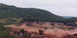 Momentul în care barajul din Brazila se rupe, iar valul de noroi acoperă tot în calea sa | VIDEO baraj brazilia