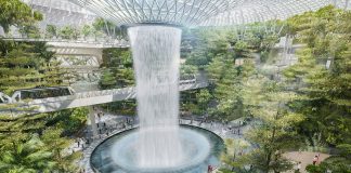 Cea mai mare cascadă interioară din lume e gata. Se află într-un aeroport