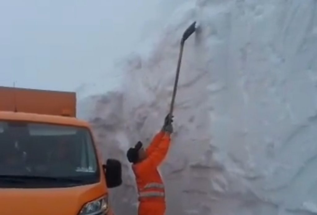 transalpina zăpadă 4 metri