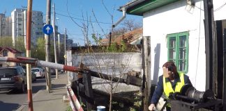 Un veac de înapoiere. CFR și bariera manuală mai bătrână decât țara | VIDEO bariera manuală baicului gara obor