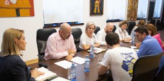 Primăria București le oferă protestatarilor 10.000 de sticle de apă și amplasează 100 de toalete apă îmbuteliată la sticlă protest 10 august