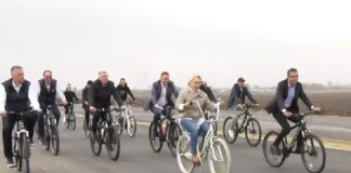 Viorica Dăncilă, cu bicicleta pe centura Bacăului Viorica Vasilica Dăncilă. Foto: Partidul Social Democrat / Facebook