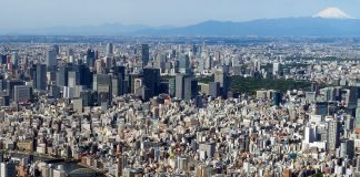 Cel mai mare oraș din lume: 38 de mil. de locuitori, 152 de zgârie-nori, 900 de stații de tren cel mai mare oraș din lume tokyo