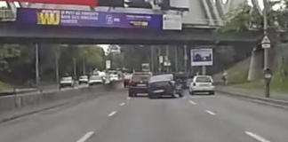 5 ani de închisoare pentru un șofer care a lovit intenționat o altă mașină în trafic FOTO: Captură video