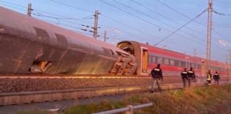 Un tren de mare viteză a deraiat în Italia. 2 oameni au murit tren deraiat italia
