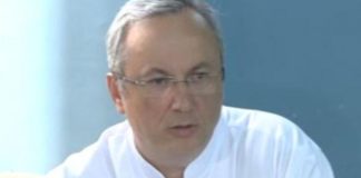 Medic acuzat că și-a tăiat 2 colegi cu un instrument în timpul unei operații sorin păun floreasca