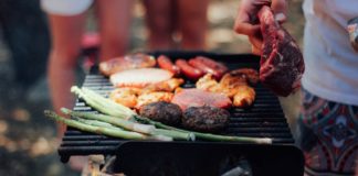 Avem voie să facem la grătare afară? Răspunsul autorităților plus alte 18 reguli și recomandări grătare