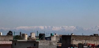 Efect neașteptat al crizei COVID-19: Munții Himalaya, vizibili după 30 de ani munții himalaya coronavirus