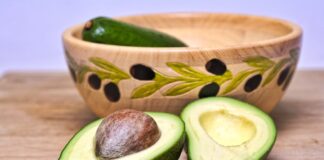 Câte calorii are un avocado, fructul care a cucerit lumea Câte calorii are un avocado FOTO: GerDukes/Pixabay.com