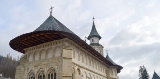 Focar de COVID-19 la Mănăstirea Putna. 31 de călugări s-au îmbolnăvit putna mănăstire