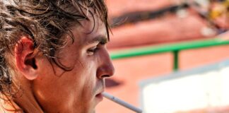 O regiune din Spania a interzis fumatul la terasă din cauza pandemiei de coronavirus țigară fumat