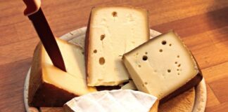 Câte calorii are cașcavalul de vacă, de oaie, de capră, afumat sau light câte calorii are cașcavalul