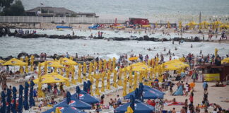 Șeful Poliției Eforie, acuzat de DNA că lua șpagă zi de zi pentru a permite comerțul ilegal pe plaje eforie nord plajă