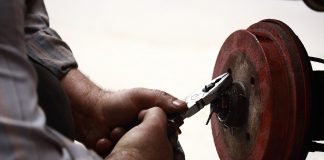 Care sunt cei mai bine plătiți români? I-au depășit și pe angajații din IT